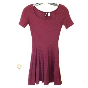 H&M Divided Short Sleeve Skater Dress (Burgundy)